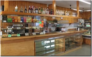 Il bancone bar del Forno della Grigna