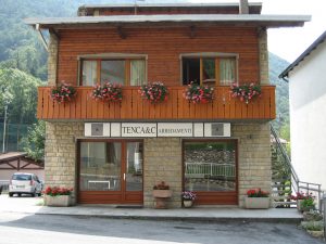 Tenca & C. Arredamenti - il negozio di Via Italia a Casargo