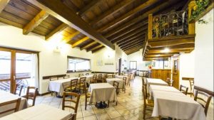 Una sala della Trattoria Regina