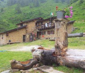 Il Rifugio Osservatorio Ombrega in Alta Valsassina