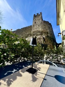 Taverna del Castello Corenno Plinio - Castello